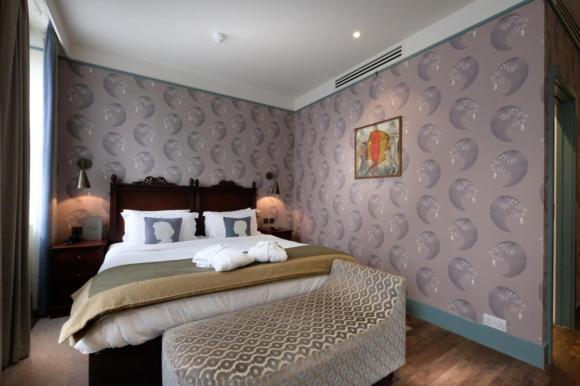 Bloomsbury Bedroom,1308045790:JPEG